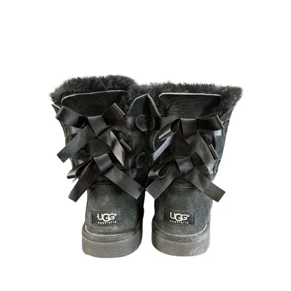 UGG Bailey Bow II Sheepskin Black Suede Winter Boots Women’s Size 6 Girls 5